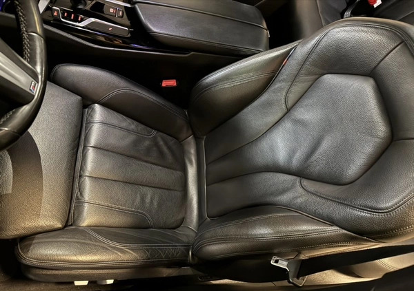 BMW Seria 5 cena 139999 przebieg: 210000, rok produkcji 2017 z Warszawa małe 379